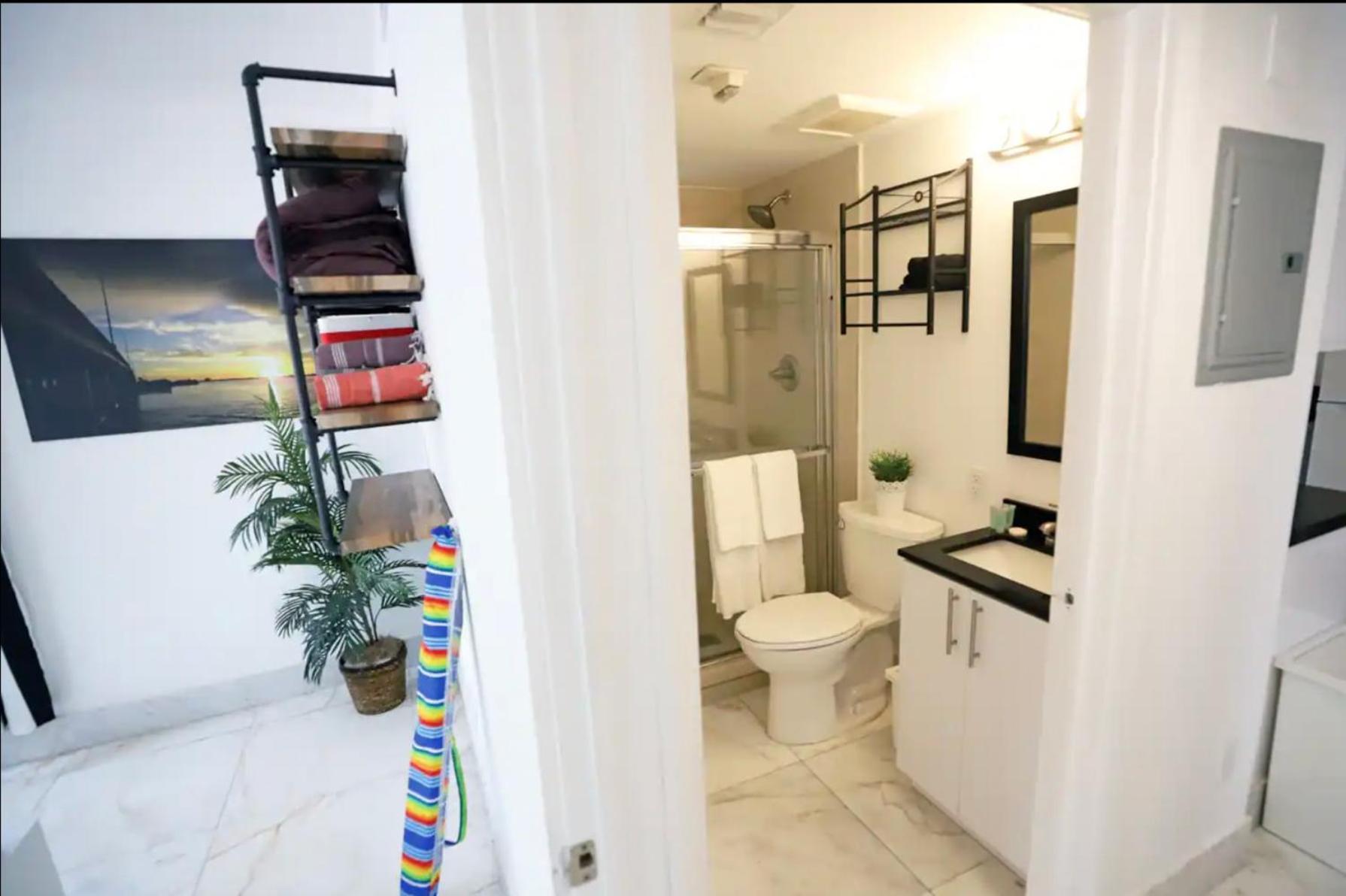 South Beach 2 Bedroom Family & Pet Friendly Apartment With Balcony & Free Parking ميامي بيتش المظهر الخارجي الصورة