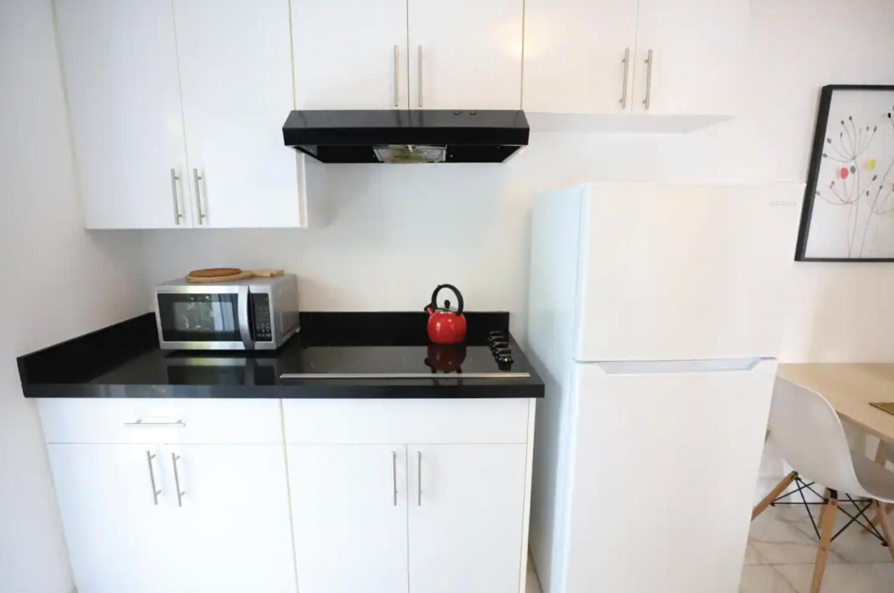 South Beach 2 Bedroom Family & Pet Friendly Apartment With Balcony & Free Parking ميامي بيتش المظهر الخارجي الصورة