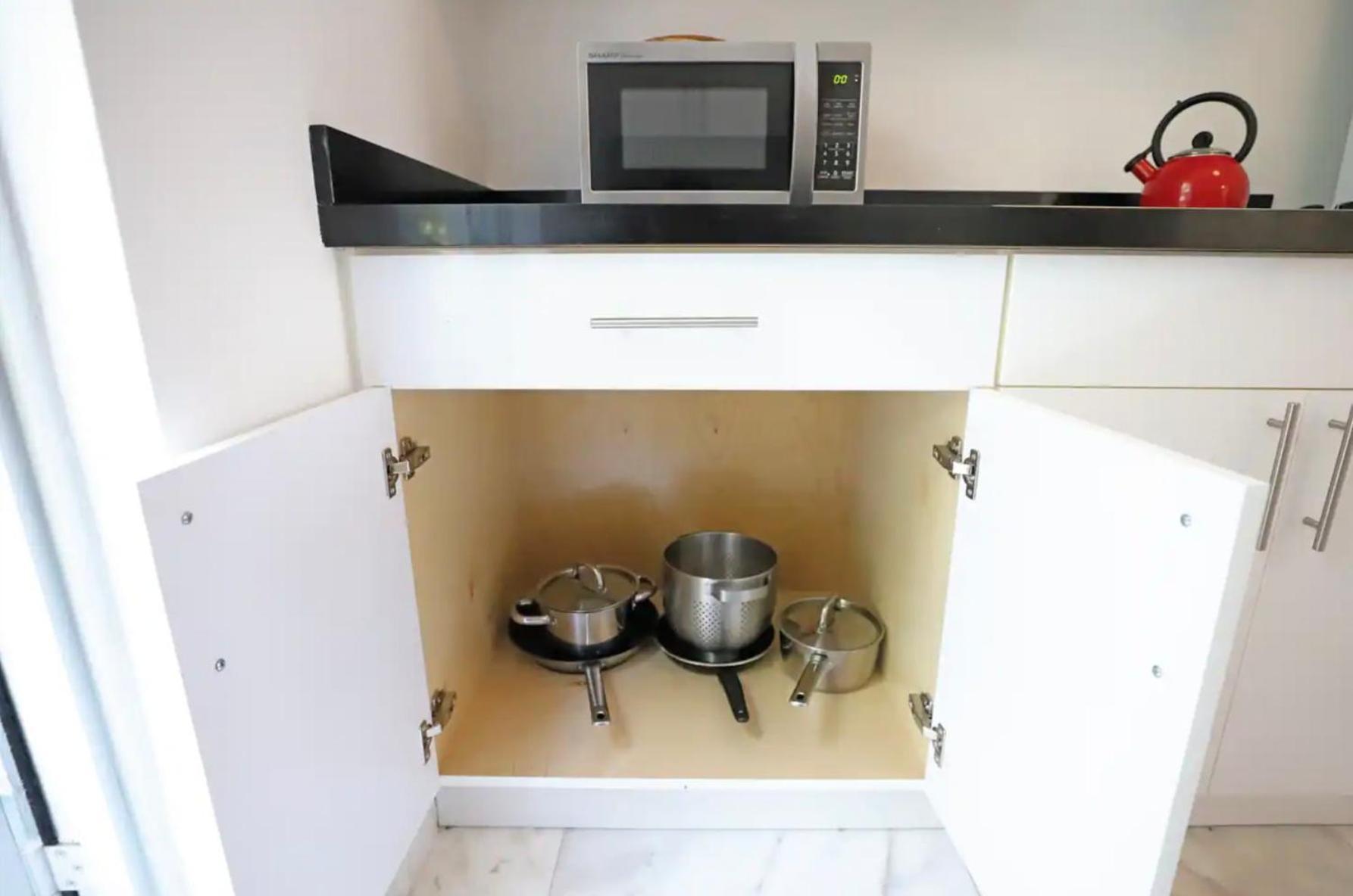 South Beach 2 Bedroom Family & Pet Friendly Apartment With Balcony & Free Parking ميامي بيتش المظهر الخارجي الصورة